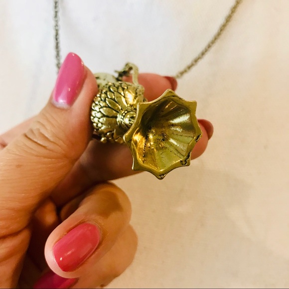 🏰 Harry Potter Hufflepuff Necklace - Picture 6 of 8